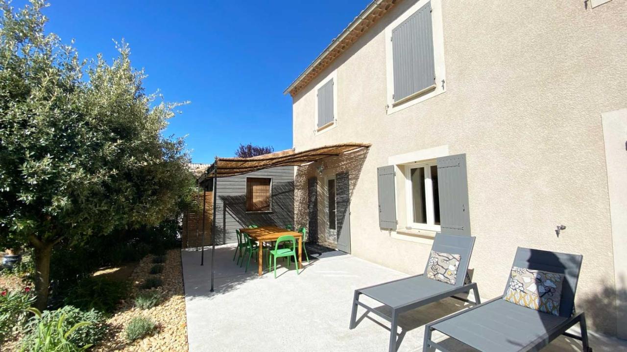 Villa Spacieuse Avec Terrasse Et Vue Mont Ventoux Entrechaux Exteriör bild